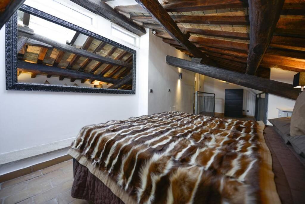 Ibernesi - Charming Apartment At The Roman Forums Exterior photo