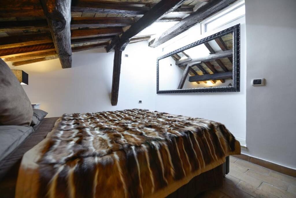 Ibernesi - Charming Apartment At The Roman Forums Exterior photo