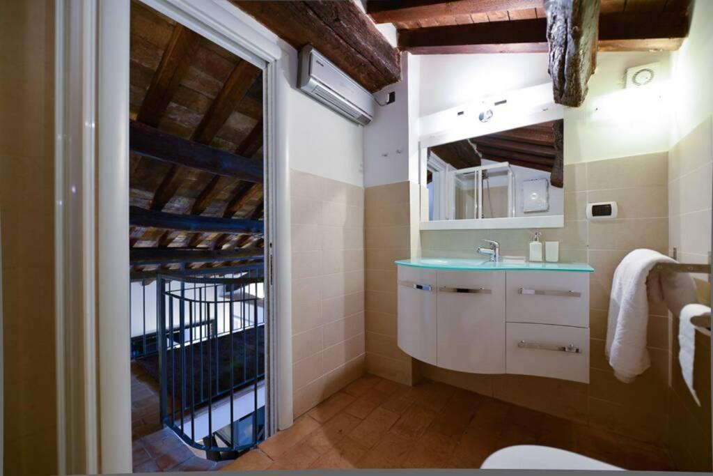 Ibernesi - Charming Apartment At The Roman Forums Exterior photo