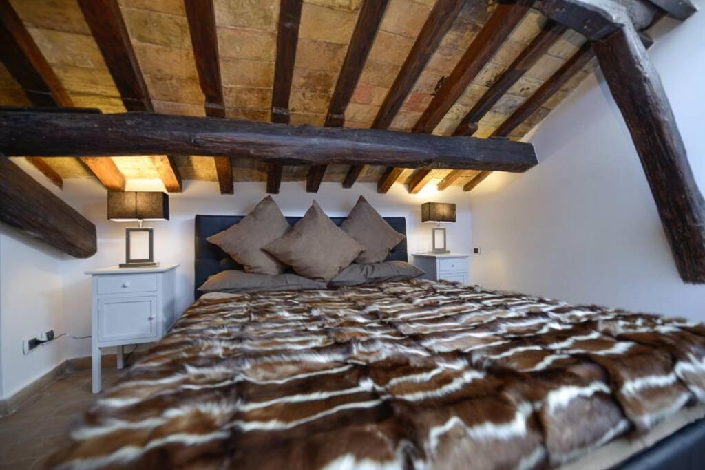 Ibernesi - Charming Apartment At The Roman Forums Exterior photo