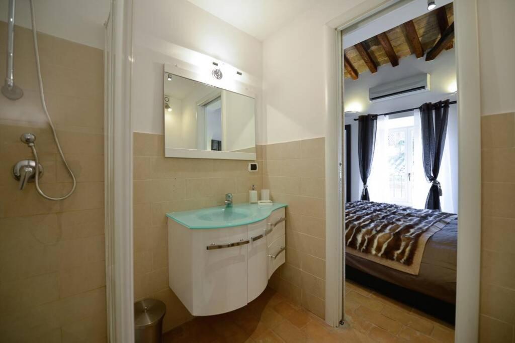 Ibernesi - Charming Apartment At The Roman Forums Exterior photo